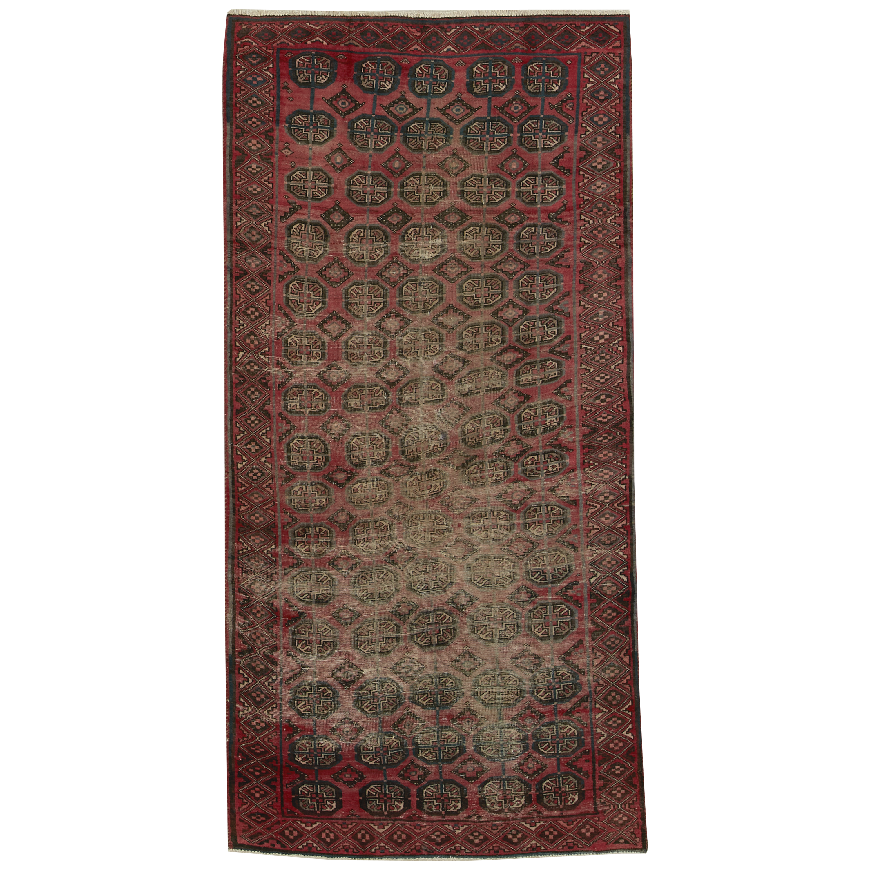 For generations, Elte has worked with expert local rug pickers throughout Morocco, Iran, Turkey and Europe to source vintage and antique rugs.