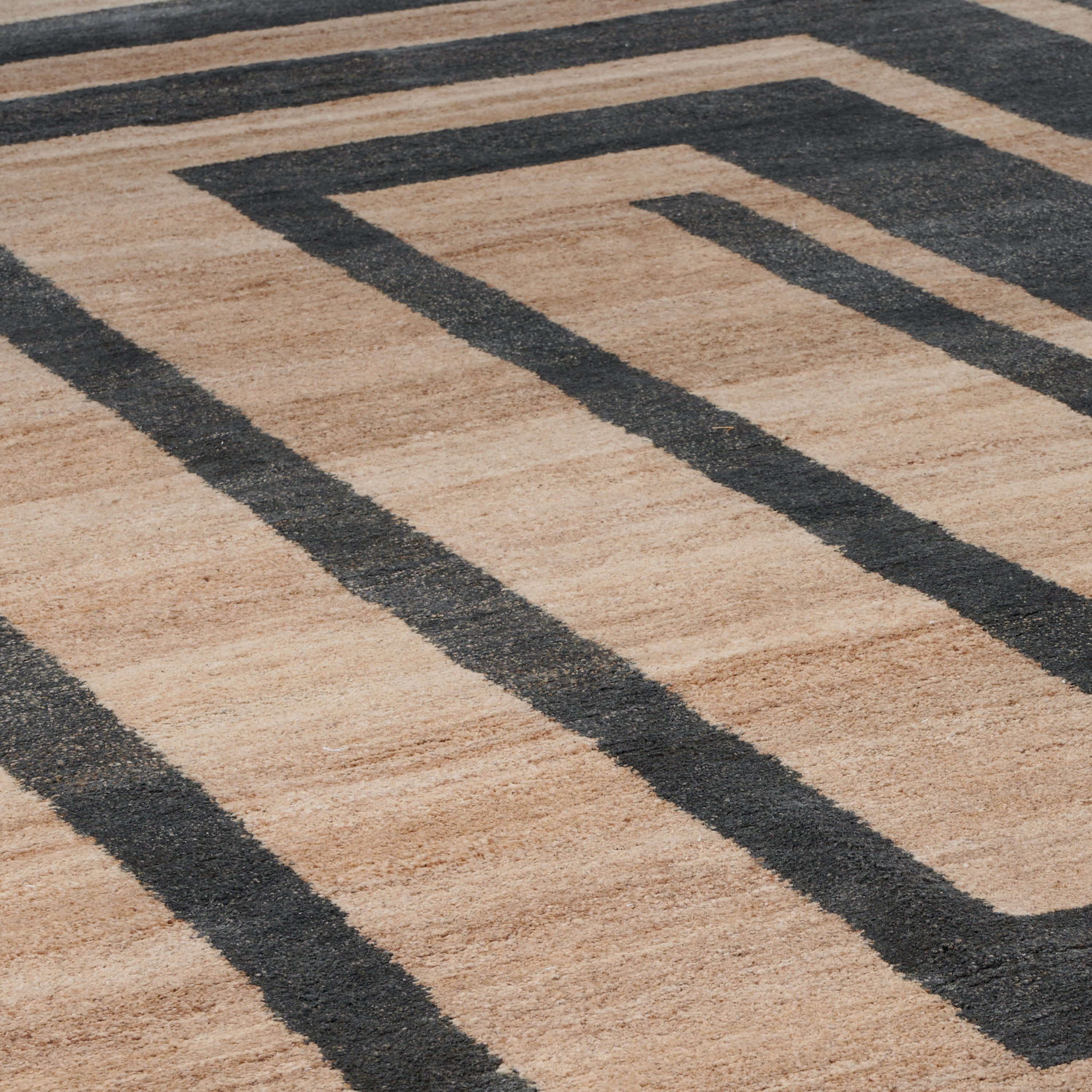 Serin Taupe/Charcoal