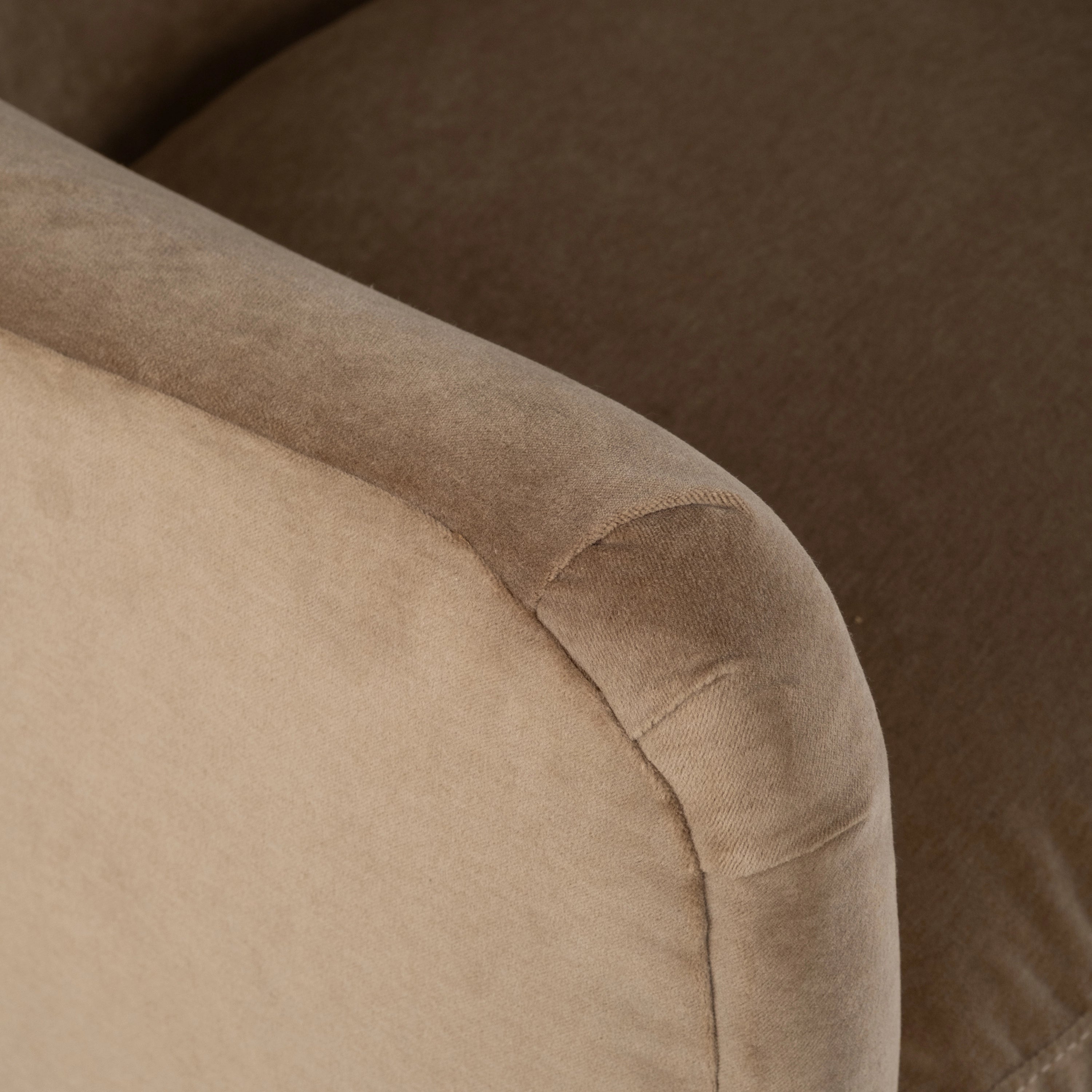 Nest Swivel Chair