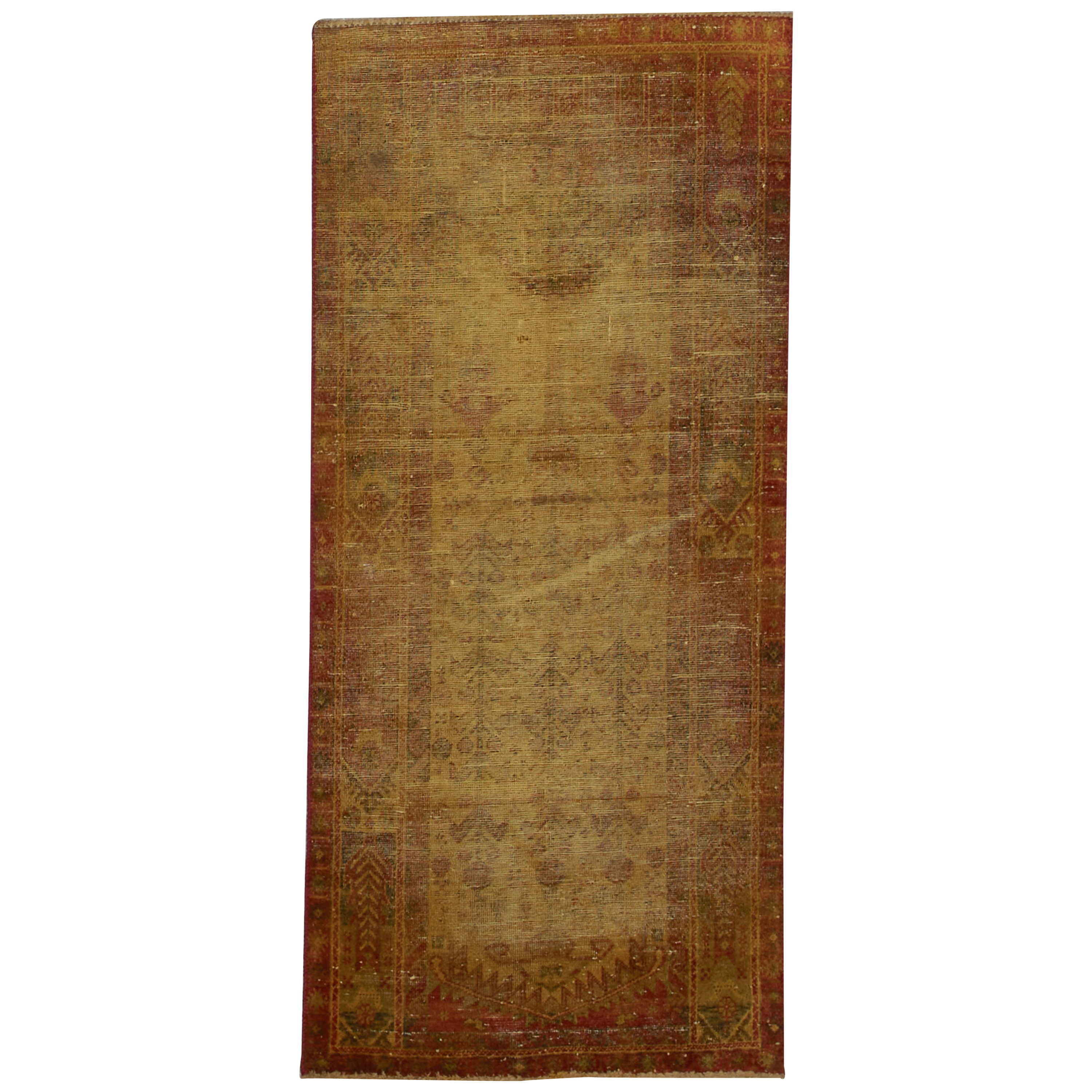For generations, Elte has worked with expert local rug pickers throughout Morocco, Iran, Turkey and Europe to source vintage and antique rugs.
