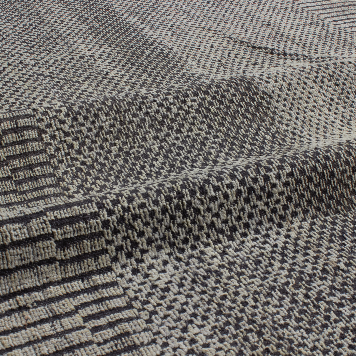 Revered for its lustre and soft hand, the natural qualities of wool from ancient Karakul sheep are honoured through restraint and refinement.