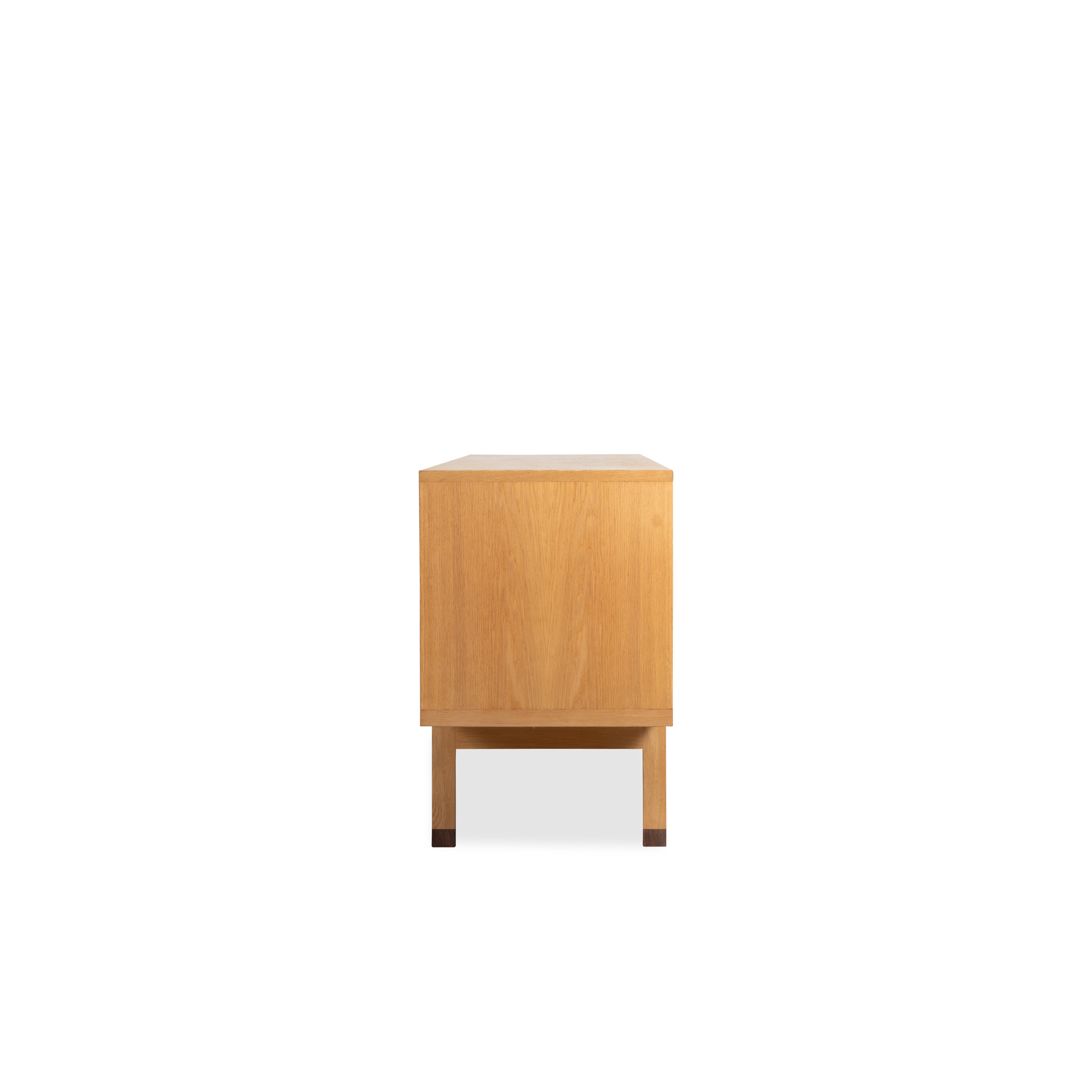 Vintage Hans Wegner RY26 Sideboard