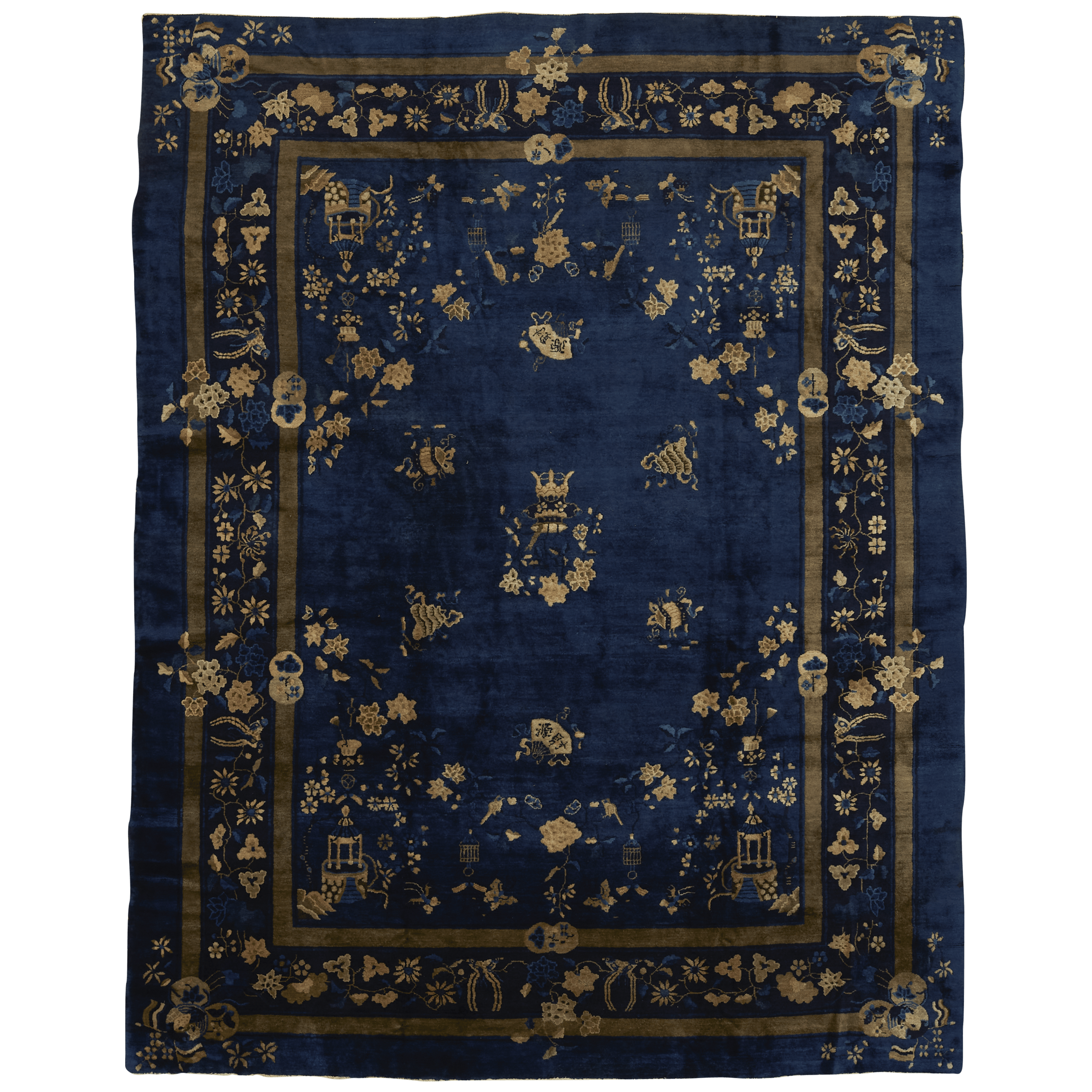 For generations, Elte has worked with expert local rug pickers throughout Morocco, Iran, Turkey and Europe to source vintage and antique rugs.