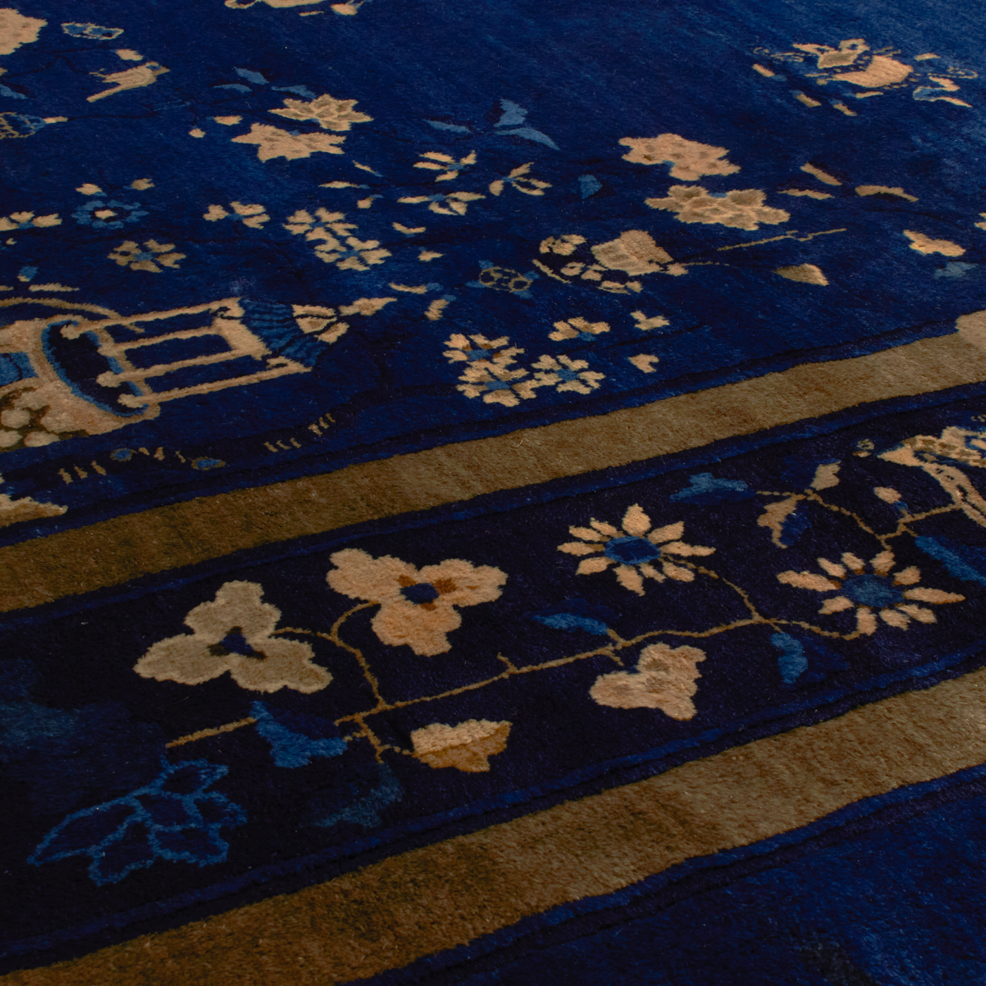 For generations, Elte has worked with expert local rug pickers throughout Morocco, Iran, Turkey and Europe to source vintage and antique rugs.