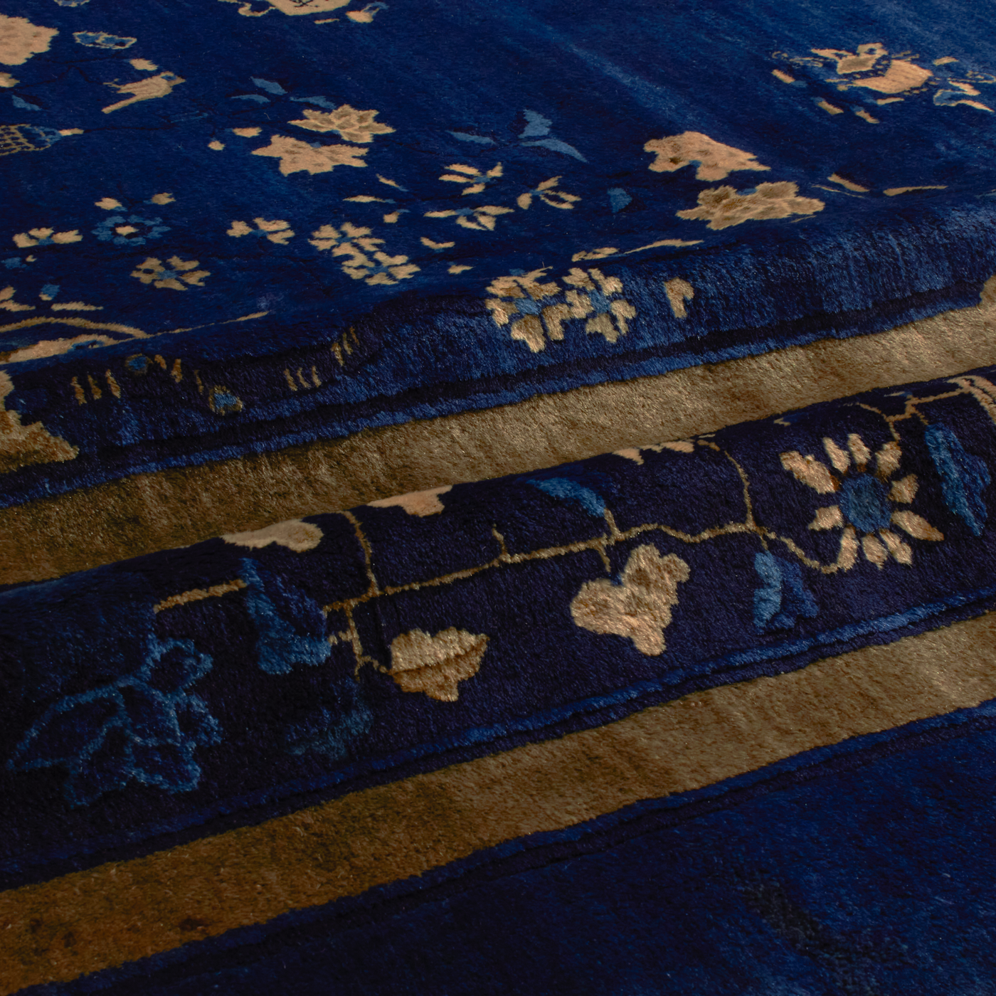 For generations, Elte has worked with expert local rug pickers throughout Morocco, Iran, Turkey and Europe to source vintage and antique rugs.