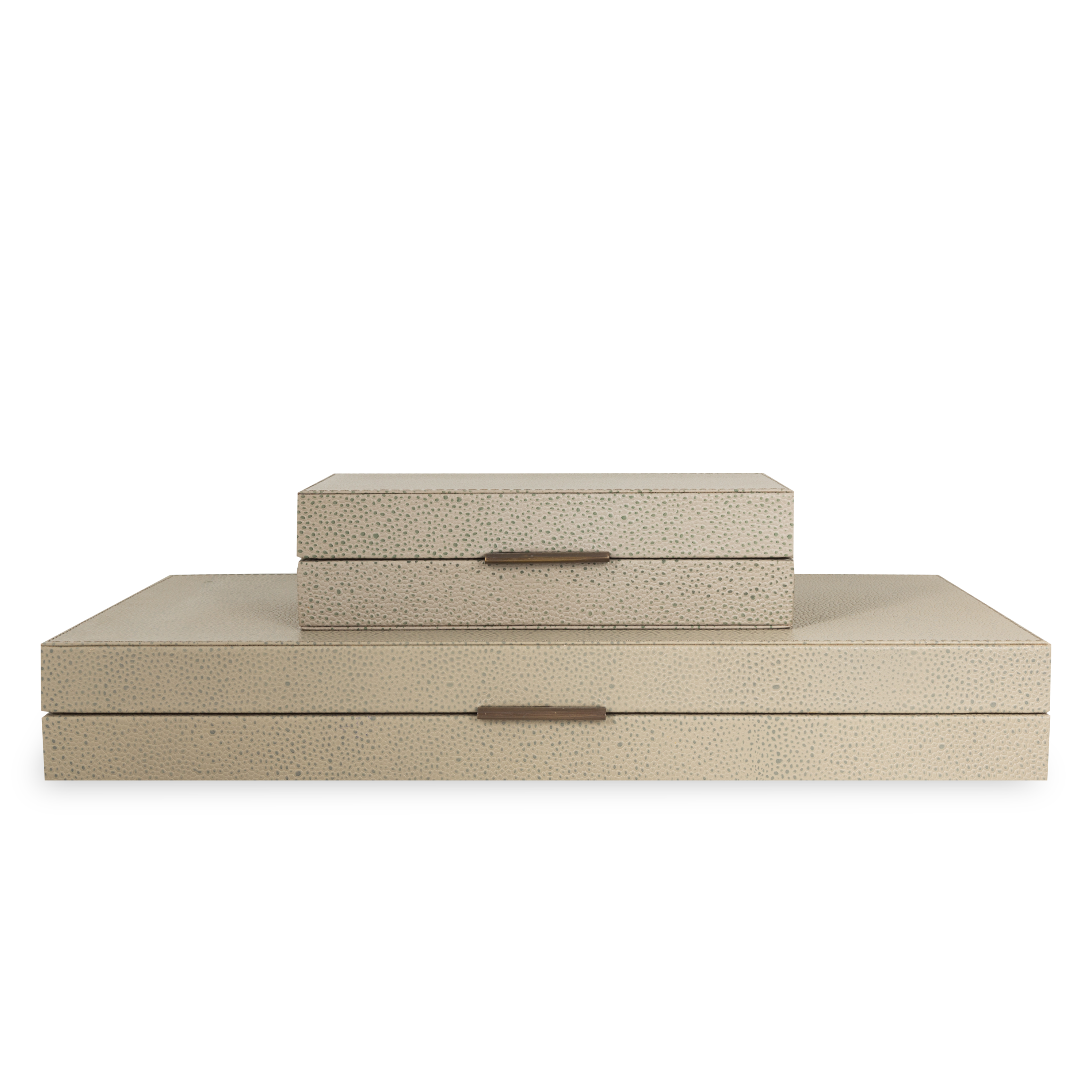 The perfect subtle graining of leather and understated bronze slim knobs provide fantastic complements for the bronze-coloured interior and smooth suede bases of these boxes.