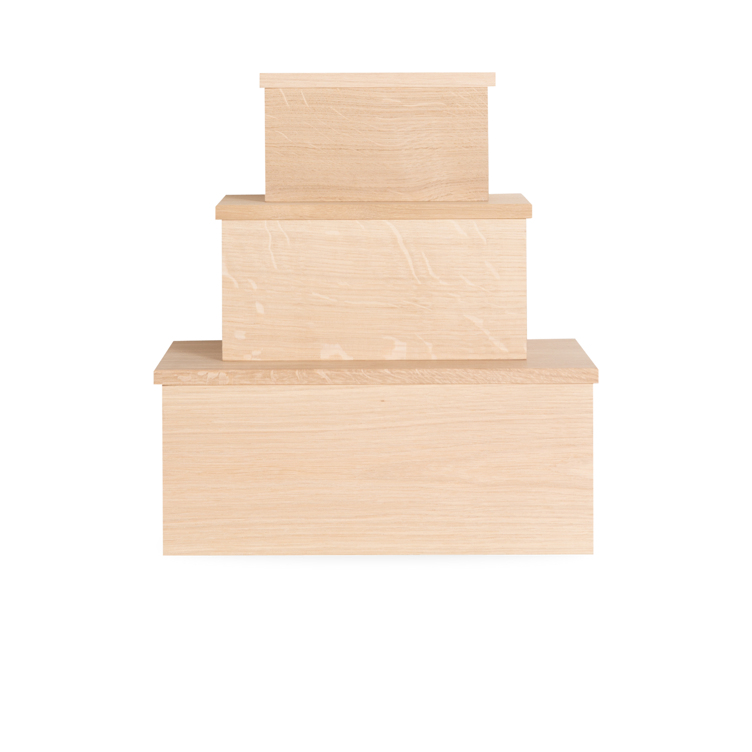 Created with a focus on elegance through simplicity%2C the Oak Box was carefully crafted using high-quality oak wood from the Black Forest in Germany.