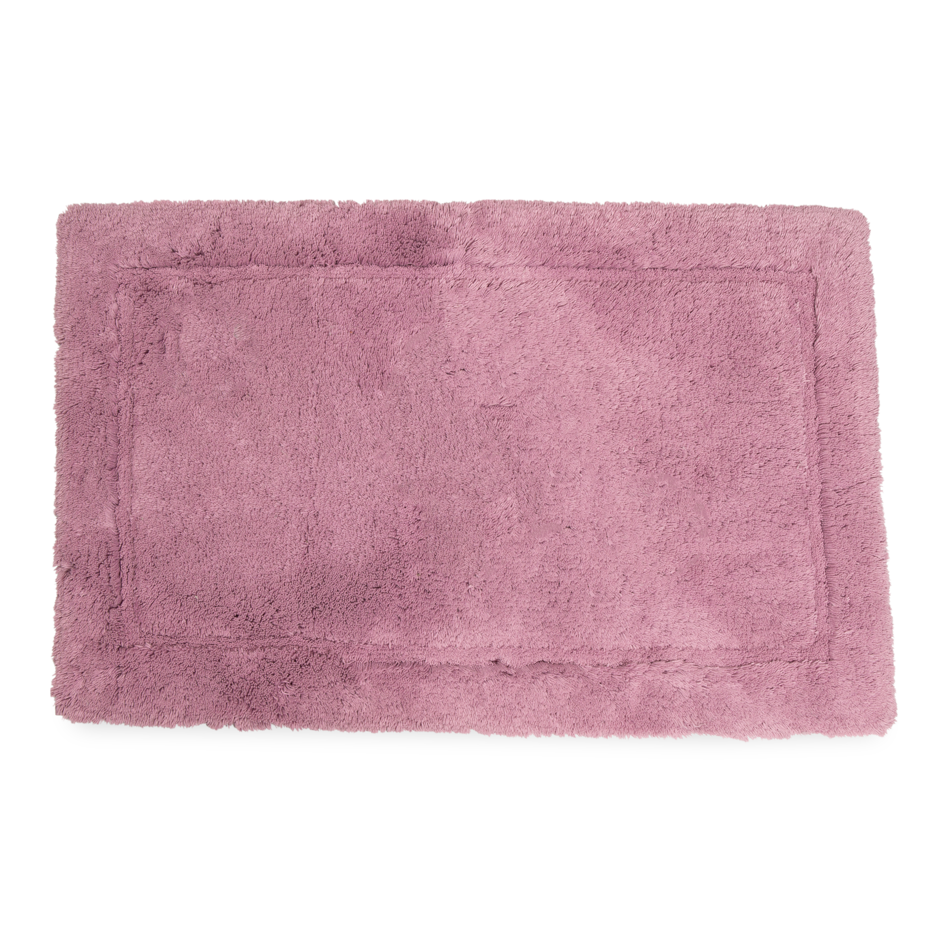 Made from 100% Egyptian combed cotton, the Must Bath Mat provides a soft and sumptuous layer underfoot.