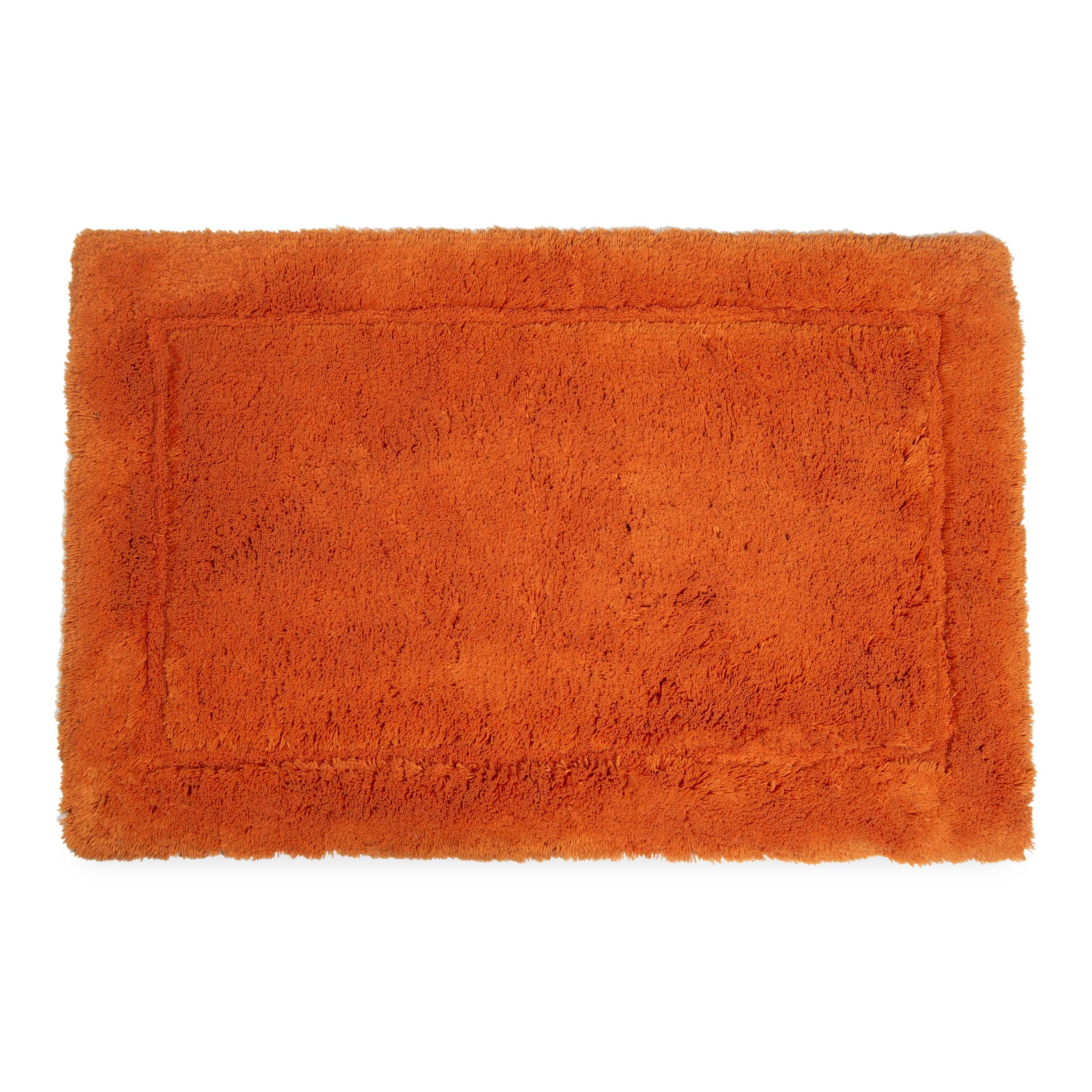 Made from 100% Egyptian combed cotton, the Must Bath Mat provides a soft and sumptuous layer underfoot.